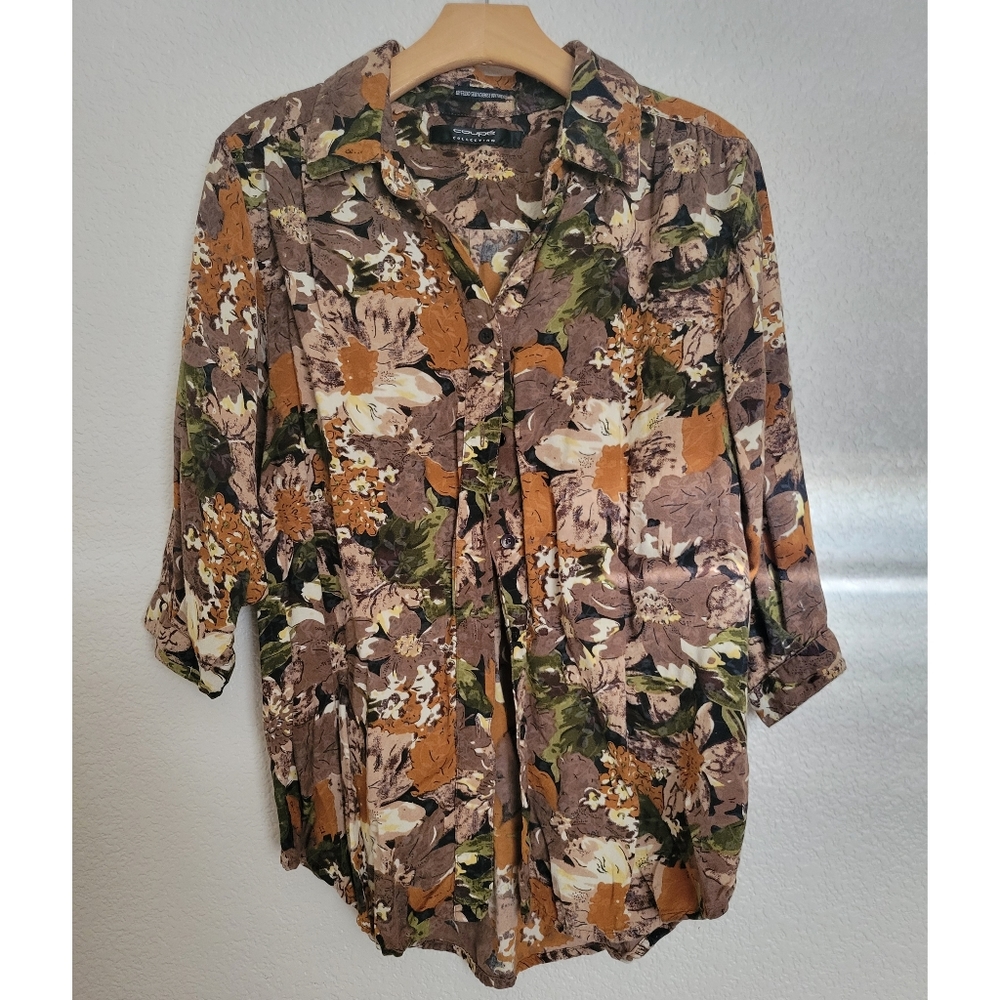 Womens linen button down no size tag fits like a medium earth tones colors